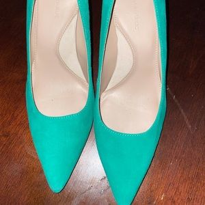 Banana Republic 12 Hour Madison Pump